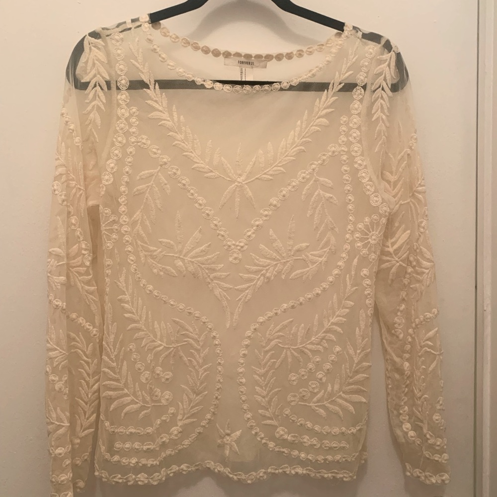 White lace long sleeved top